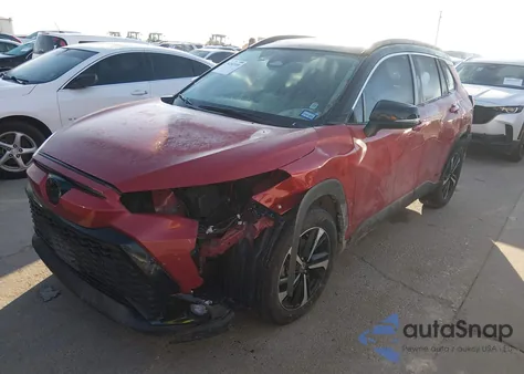 2024 Toyota Corolla Cross Hybrid Xse z USA, uszkodzony, nr VIN 7MUFBABG1RV019399